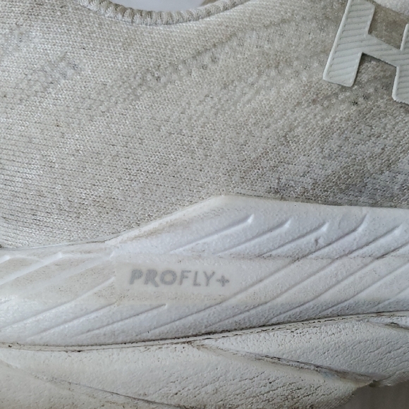 Hoka One One Mach5 Cream Athletic Shoes Lightweight Breathable Cushioned Sz 8.5B - Picture 7 of 10